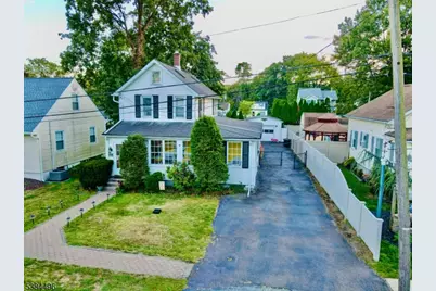 31 Poplar St, Bloomingdale, NJ 07403 - Photo 1