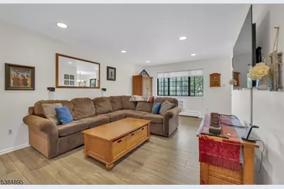 14 Foxwood Dr #E, Morris Plains, NJ 07950 - Photo 1