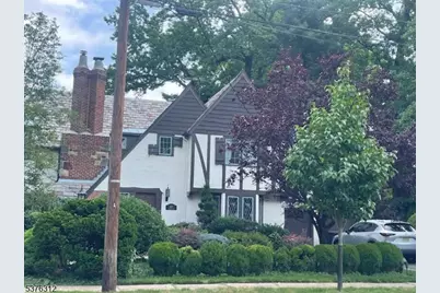 689 Shadowlawn Dr, Westfield, NJ 07090 - Photo 1