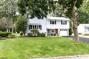 12 Ahern Way, Roseland, NJ 07068 - Photo 1