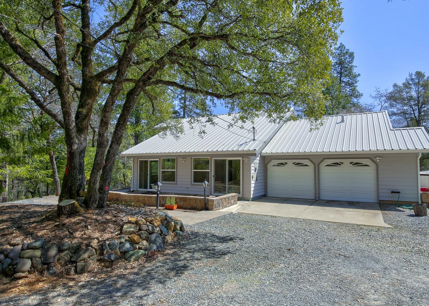 890 Swanson Ln, Cape Horn, CA 95713-8803