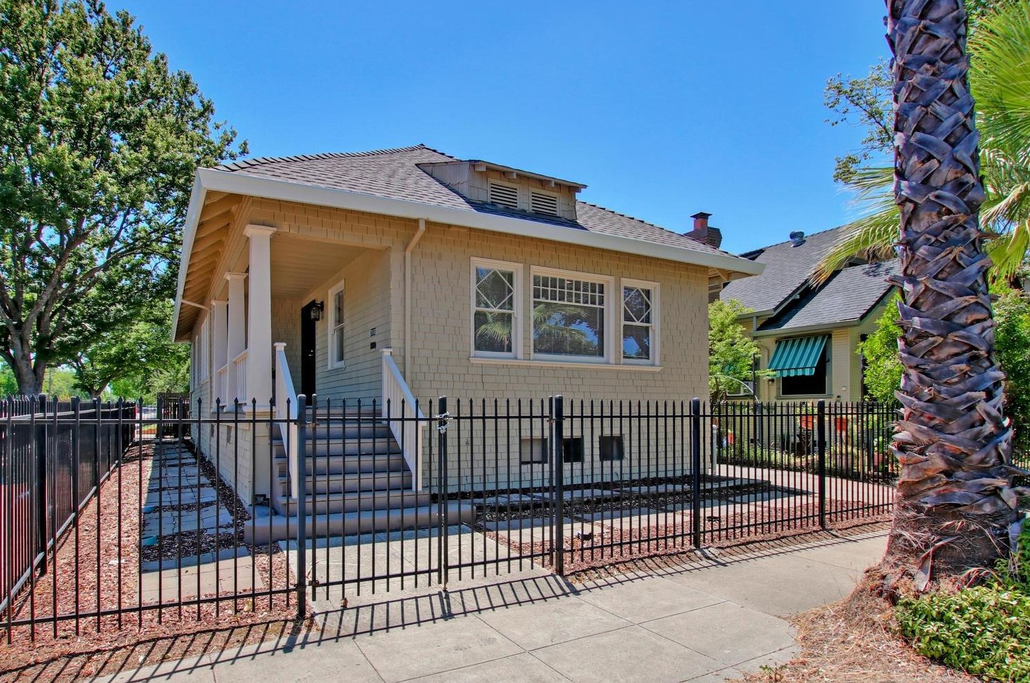 2830 O St, Sacramento, CA 95816-6411