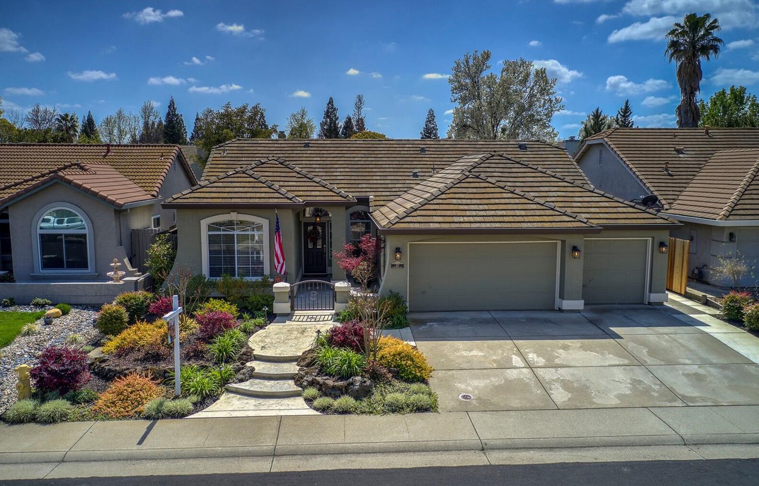 317 Morecombe Ct, Roseville, CA 95747-6445