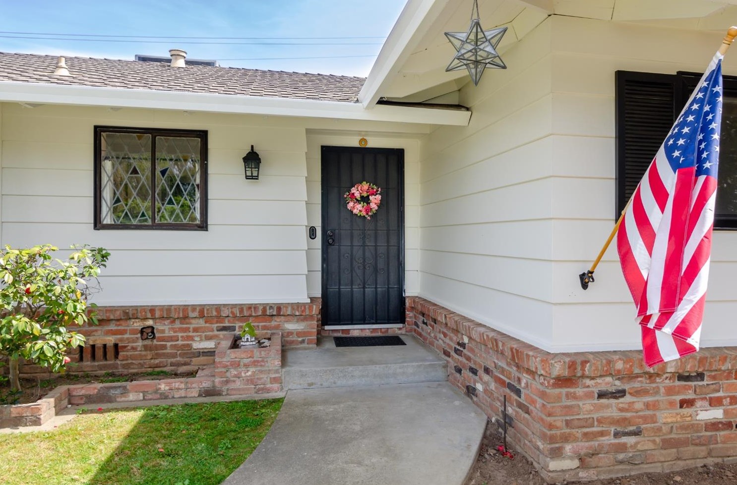 6081 Holstein Way, Sacramento, CA 95822-2950