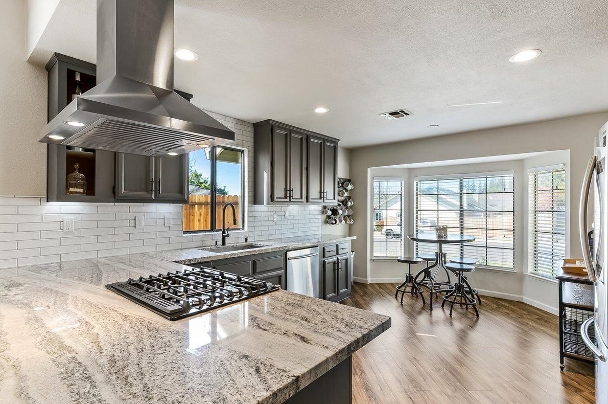 880 Portside Cir, Roseville, CA 95678-6461