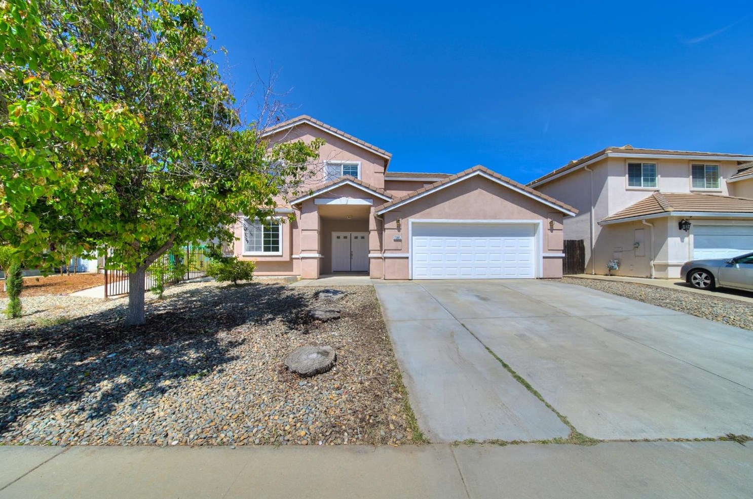 7365 Rotella Dr, Sacramento, CA 95824-2162