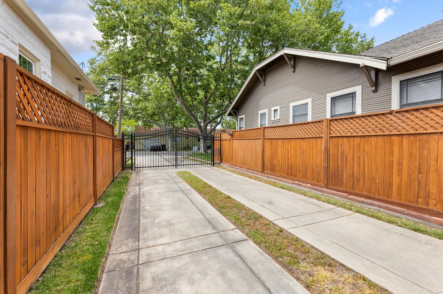 1165 51st St, Sacramento CA  95819-3818 exterior