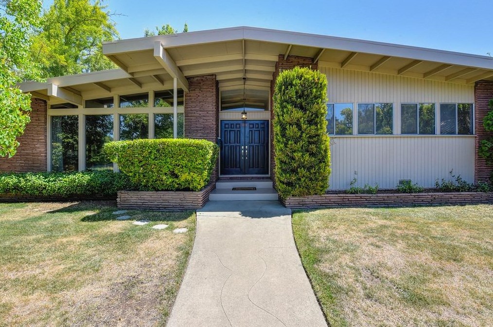 6001 Holstein Way, Sacramento, CA 95822-2950