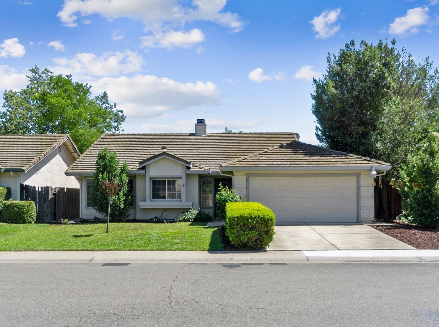 8934 Carlisle Ave, Sacramento, CA 95829-1411