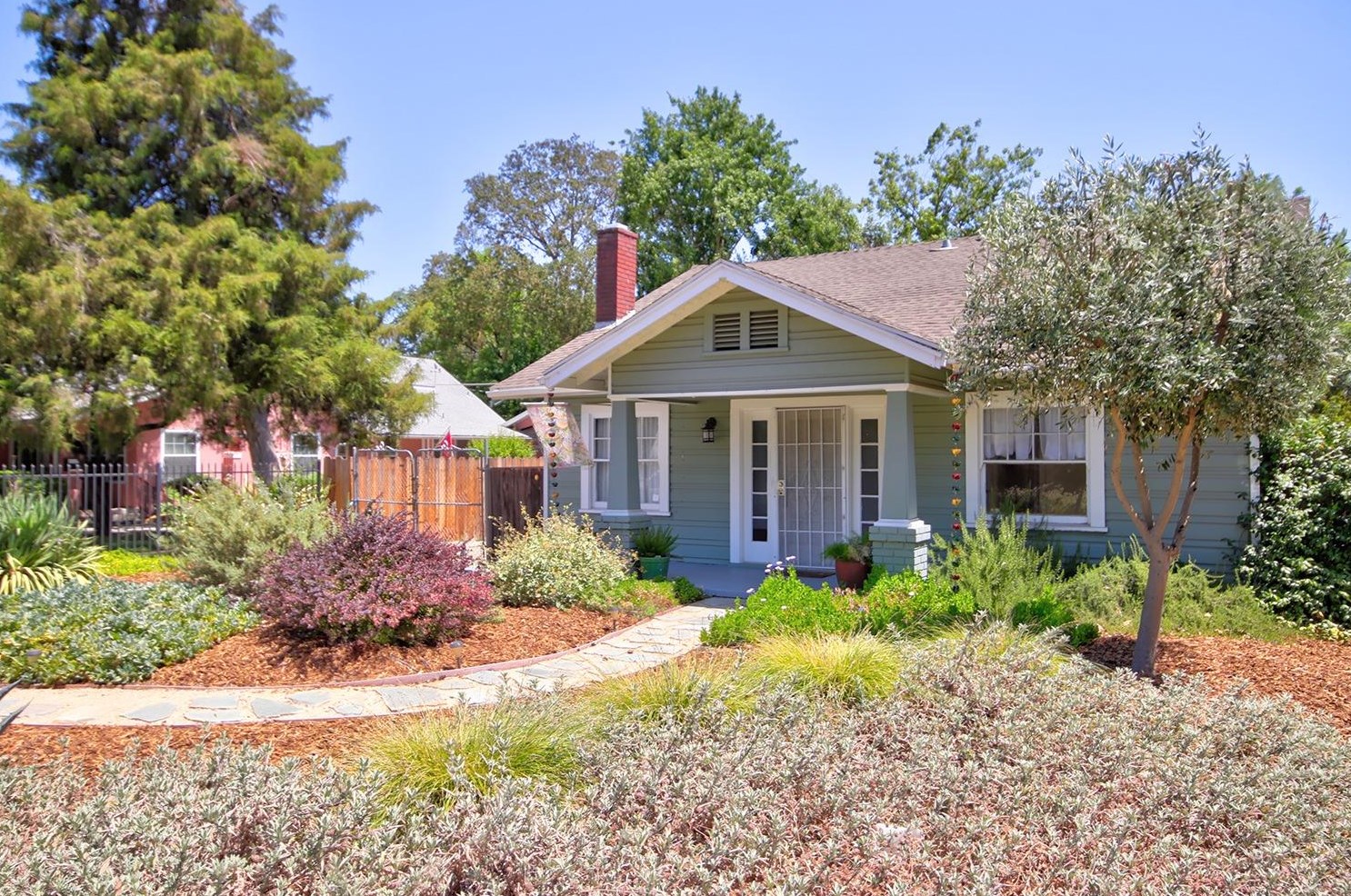 3140 Del Paso Blvd, Sacramento, CA 95815-1427