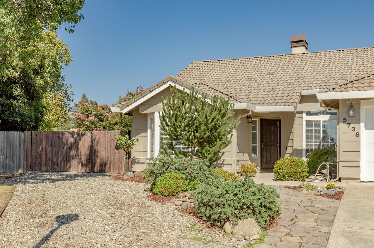 5738 River Run Cir, Rocklin, CA 95765-4118