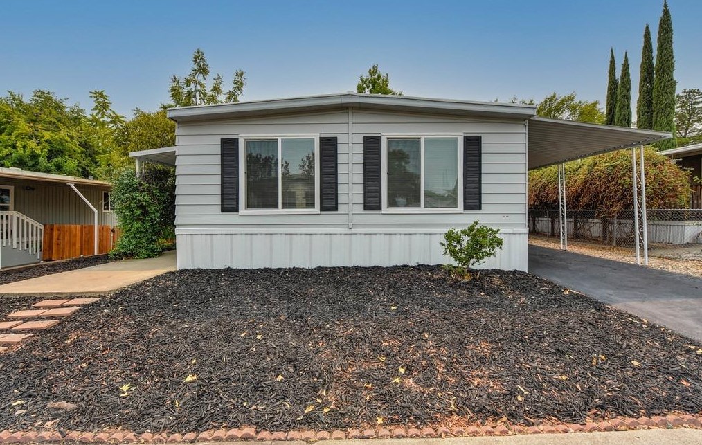 5808 Hobbs Ln, Sacramento, CA 95842-1643