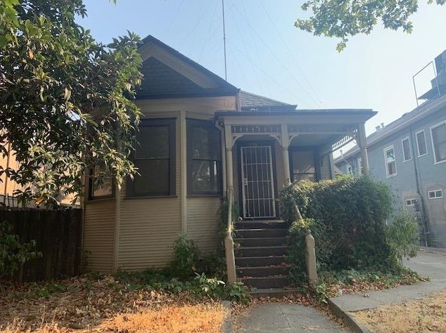 2706 N St, Sacramento, CA 95816-6007