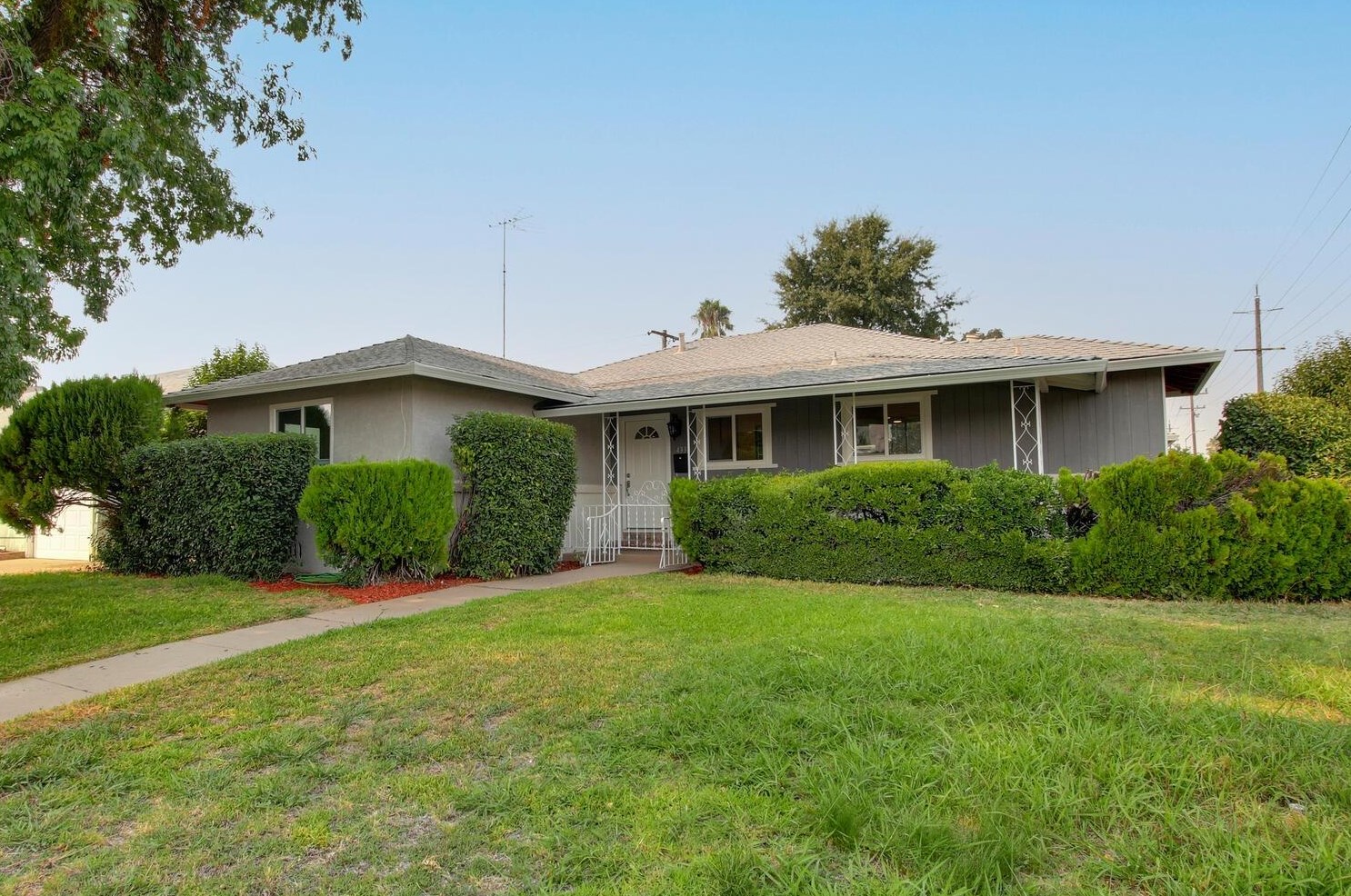 4333 Hilts Ave, Sacramento CA  95824-3722 exterior