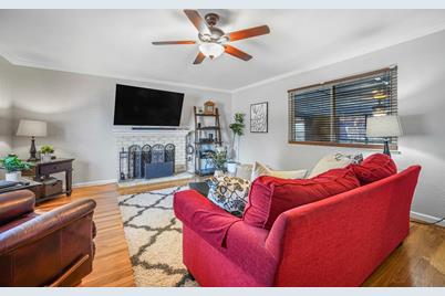 411 Falcon Way - Photo 1