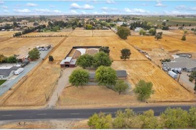 24421 N Pearl Road - Photo 1