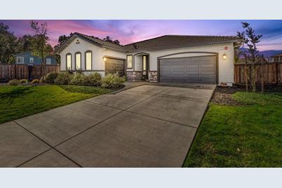 1445 Pebble Court - Photo 1