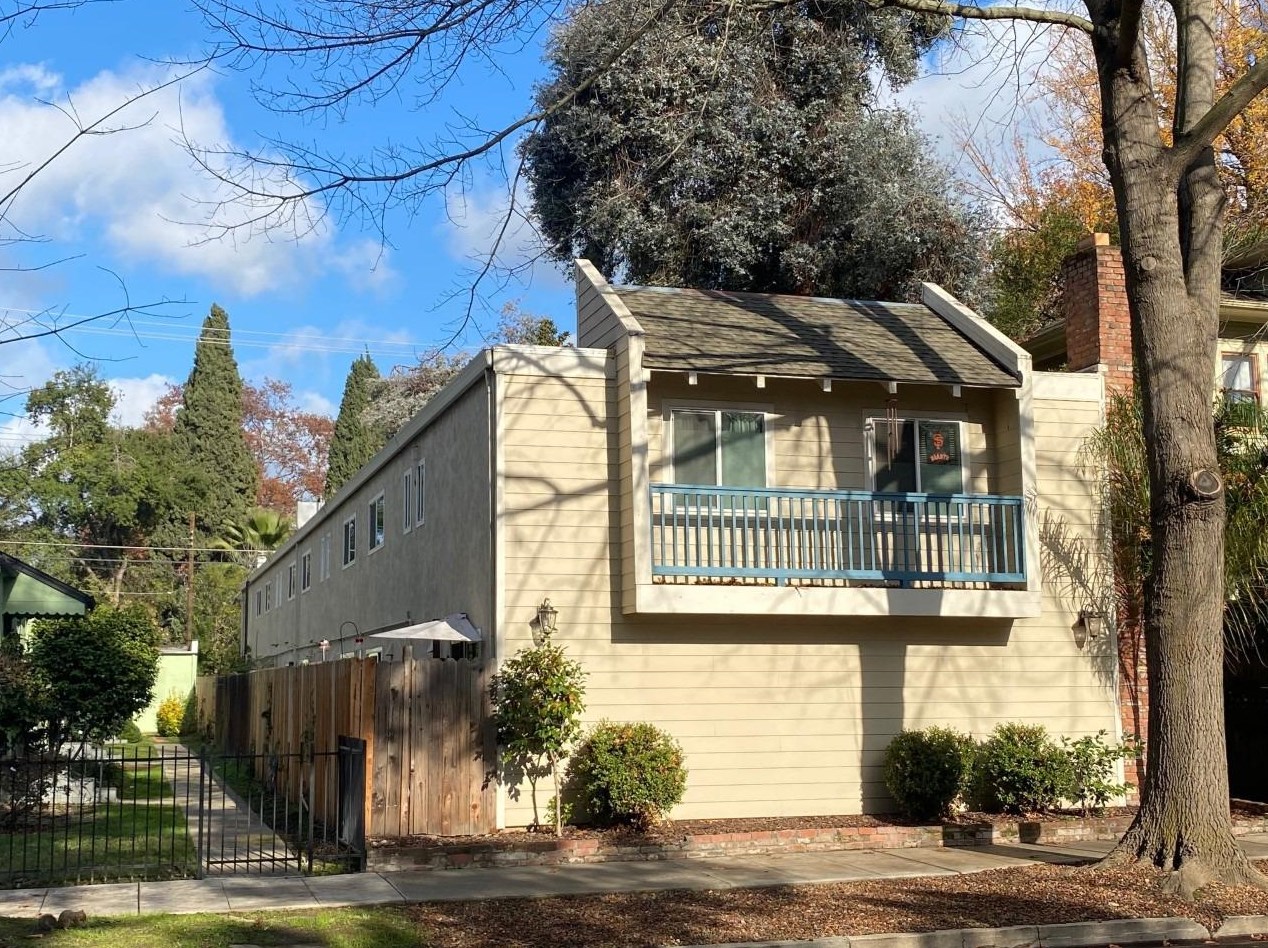 2619 E St, Sacramento, CA 95816-3152