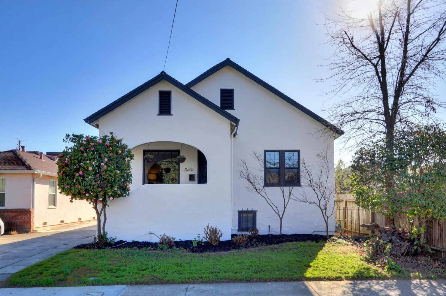 5242 14th Ave, Sacramento, CA 95820-3012