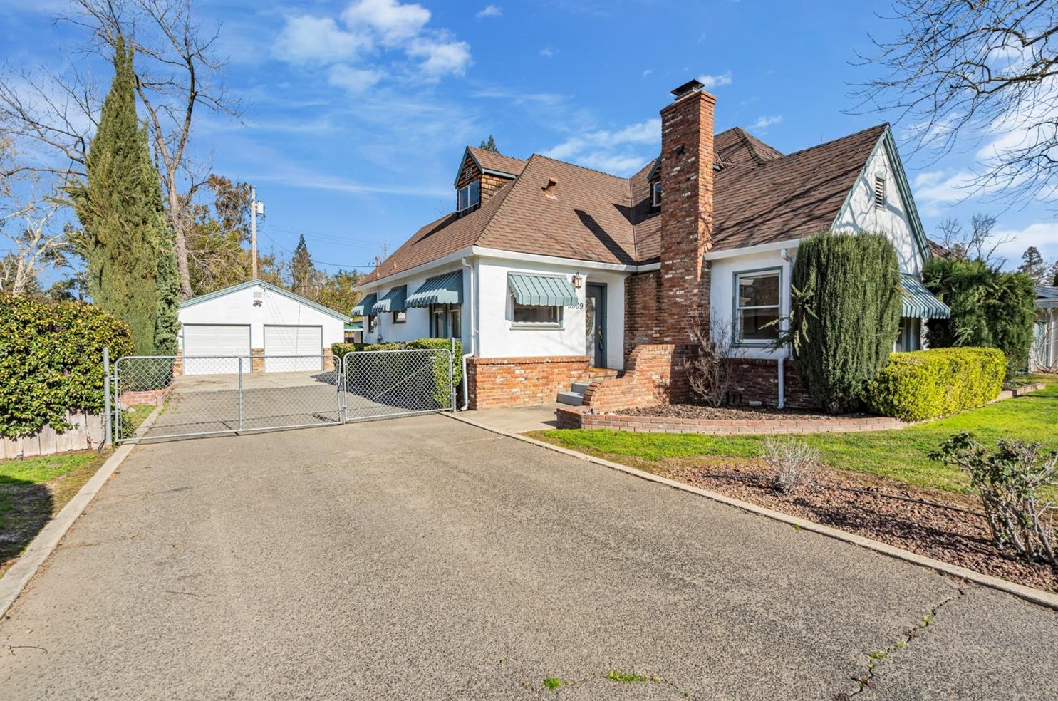 3309 Club Ln, Sacramento, CA 95821-3509