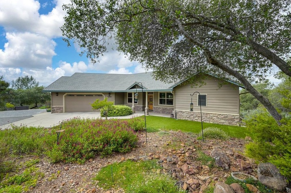 3280 Otter Pl, Auburn Lake Trails, CA 95614-9461