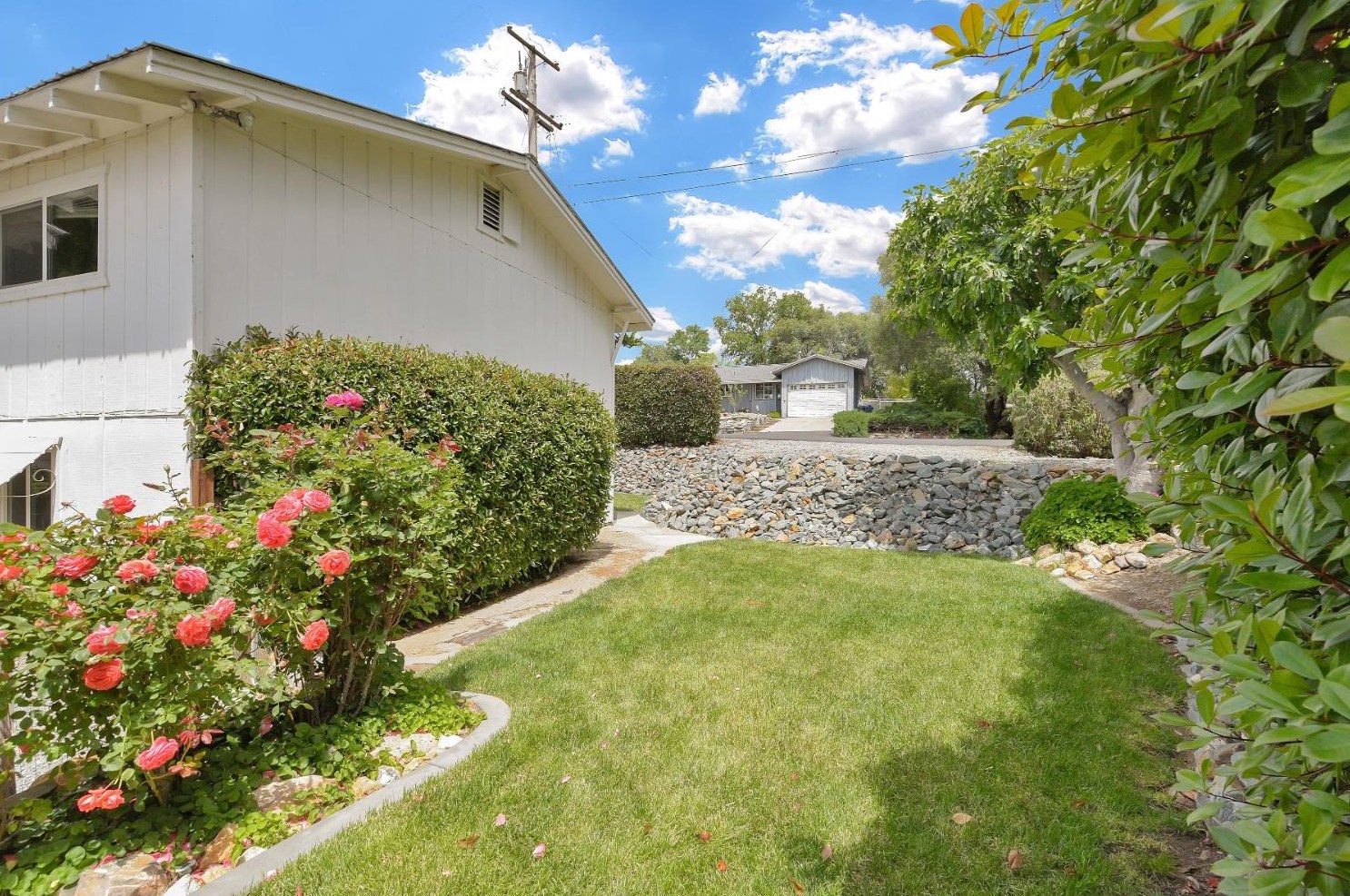 640 Alpine Ave, Angels Camp, CA 95222-9388