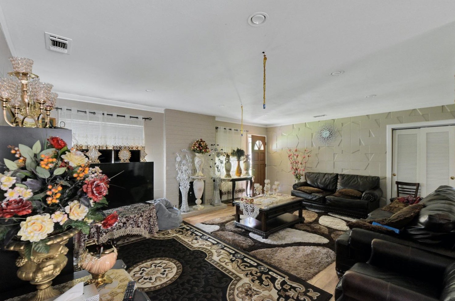 7326 Hedge Ave, Sacramento CA  95829-1003 exterior