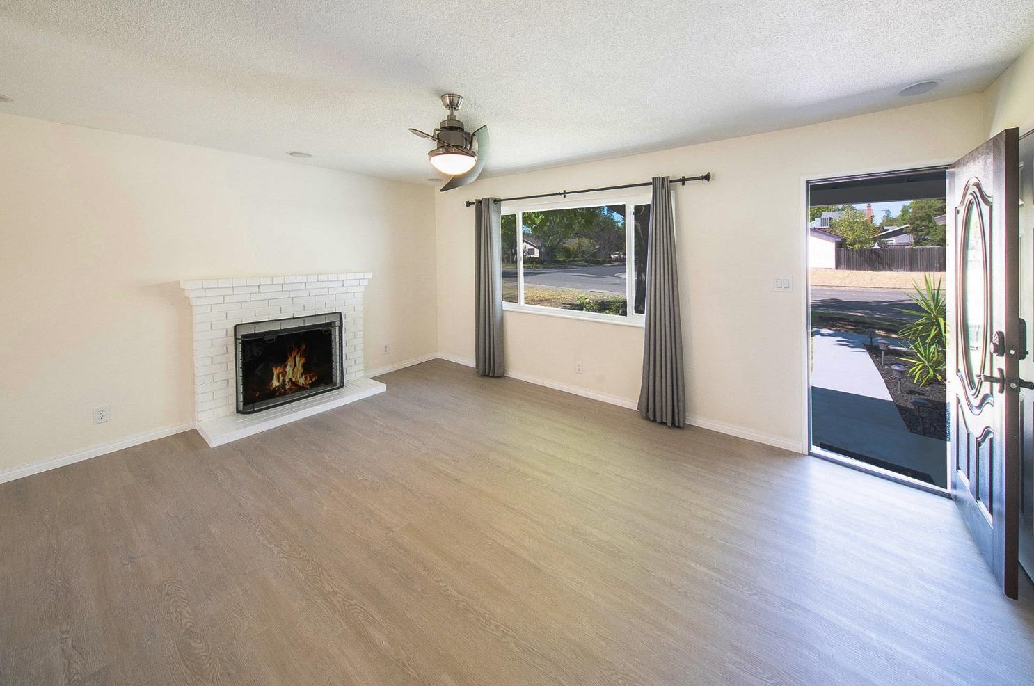 403 Loretto Dr, Roseville CA 95661-3516 exterior