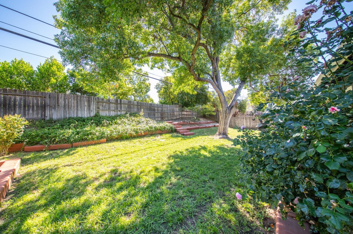 403 Loretto Dr, Roseville CA 95661-3516 exterior