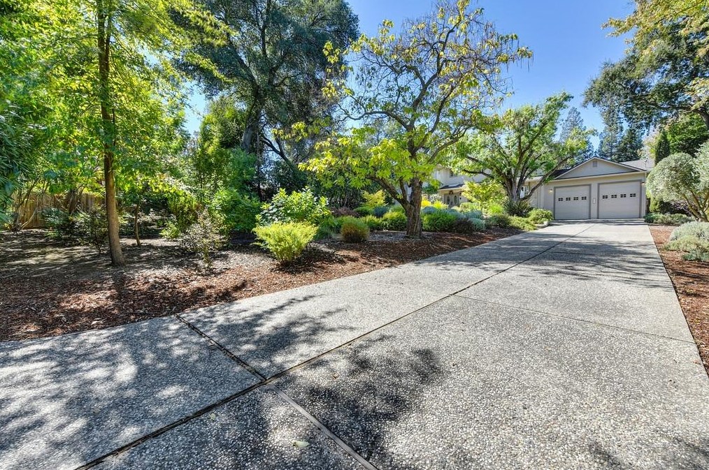 3701 Casa Loma Way, Carmichael, CA 95608-2813