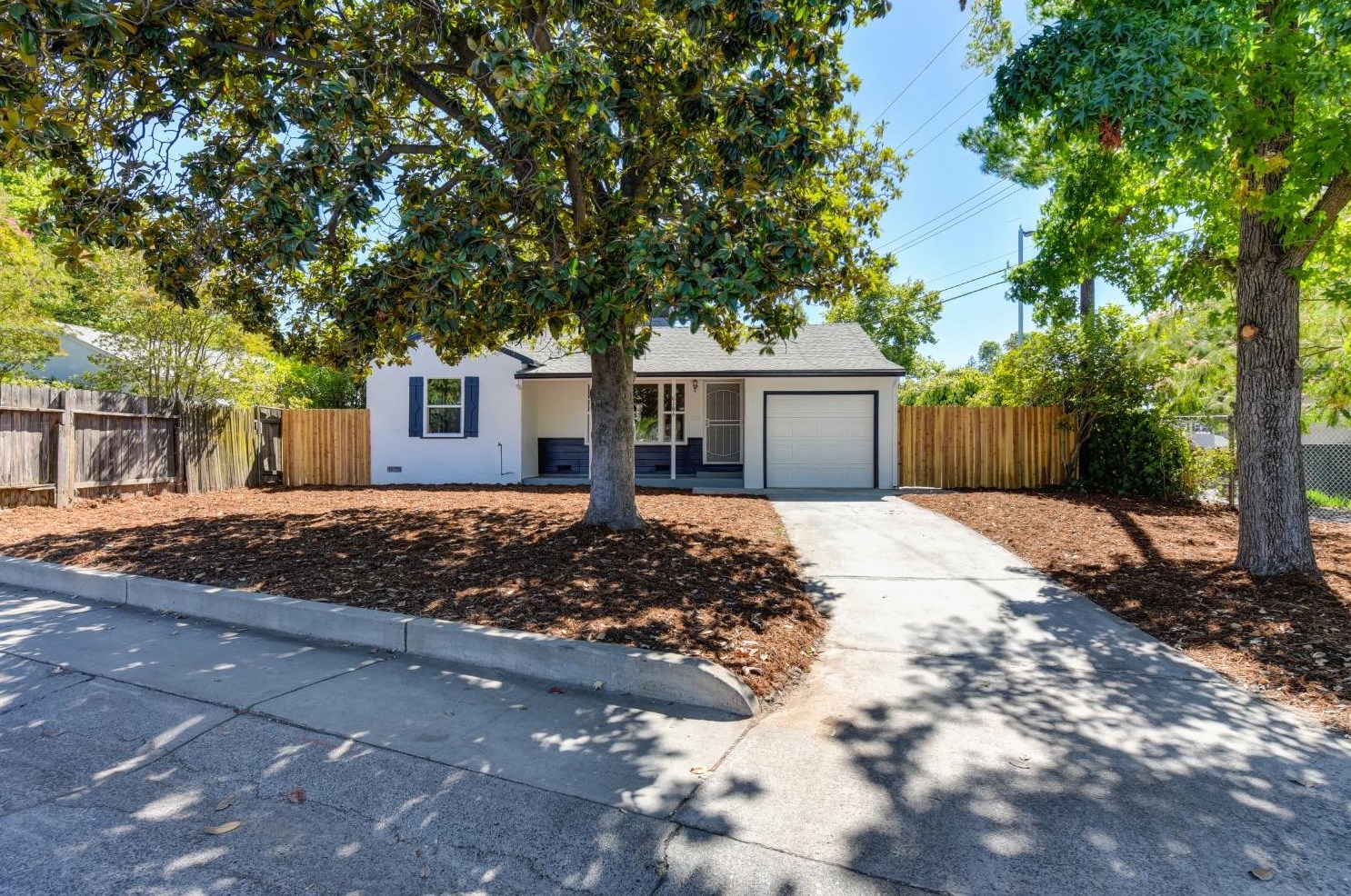 6186 Elvas Ave, Sacramento, CA 95819-4330