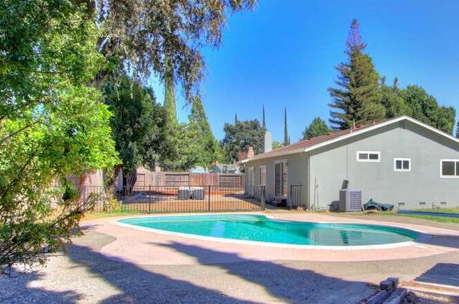 2800 Marmor Ct, Sacramento CA  95826-3124 exterior