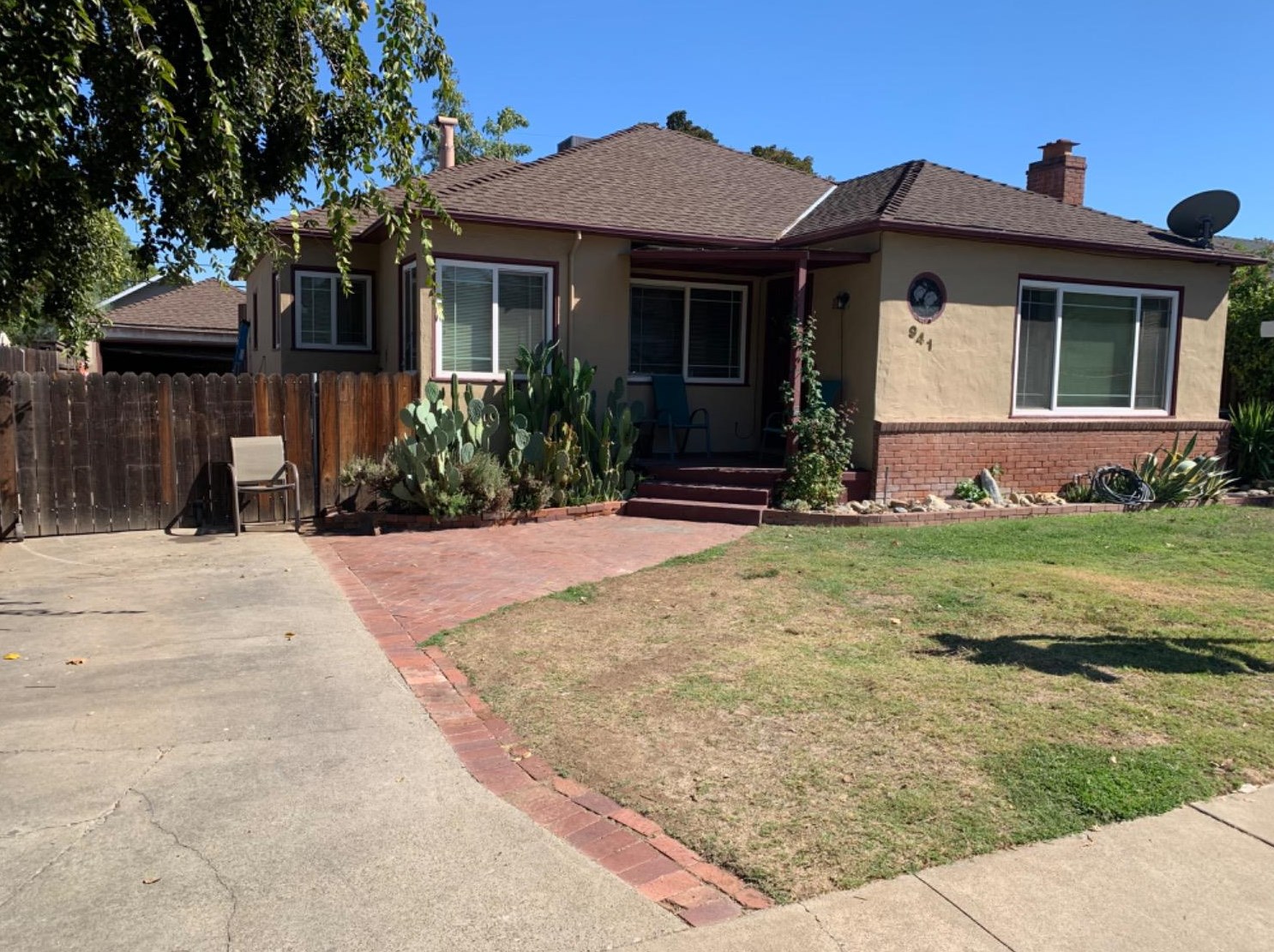 941 55th St, Sacramento, CA 95819-3317