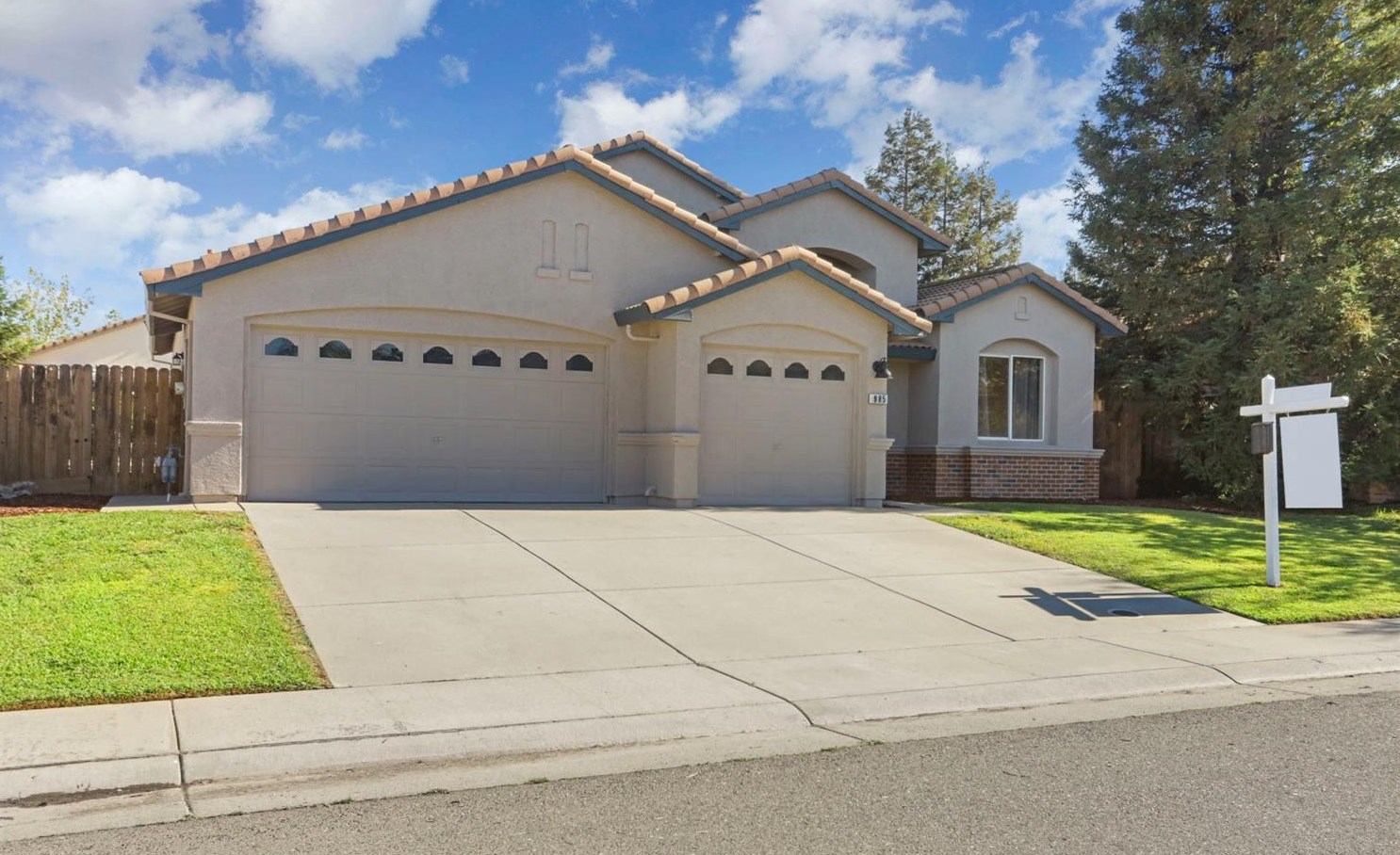 985 Piermont Way, Galt, CA 95632-3443