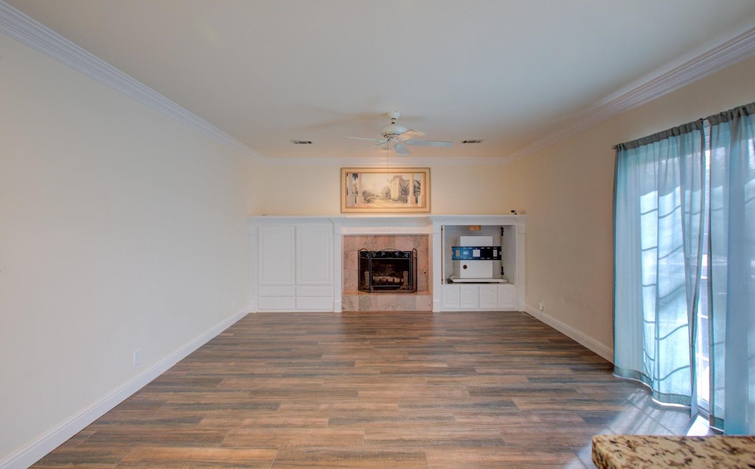 1066 Mirror Lake Dr, Merced CA  95340-0633 exterior