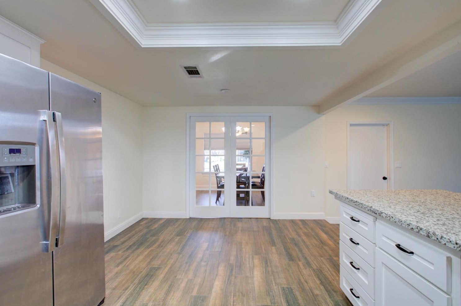 1066 Mirror Lake Dr, Merced CA  95340-0633 exterior