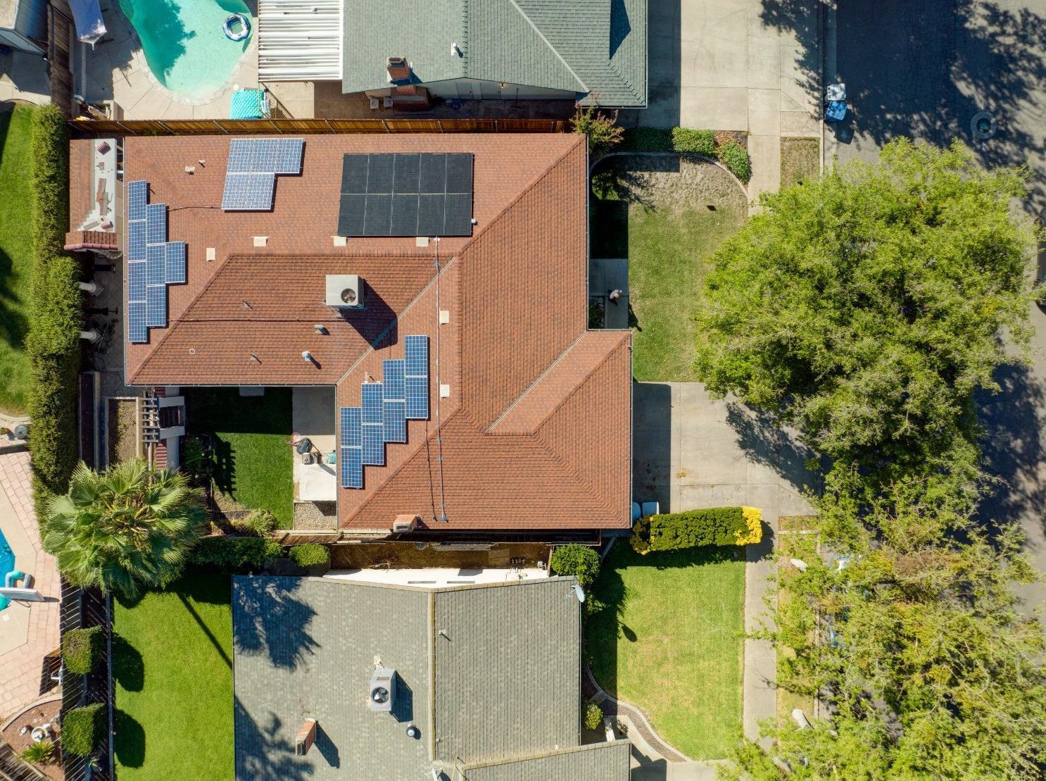 1066 Mirror Lake Dr, Merced CA  95340-0633 exterior