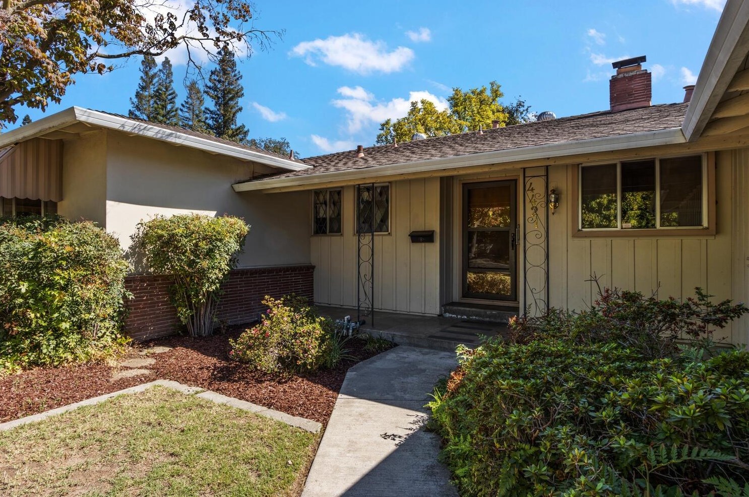 4421 Euclid Ave, Sacramento, CA 95822-1026