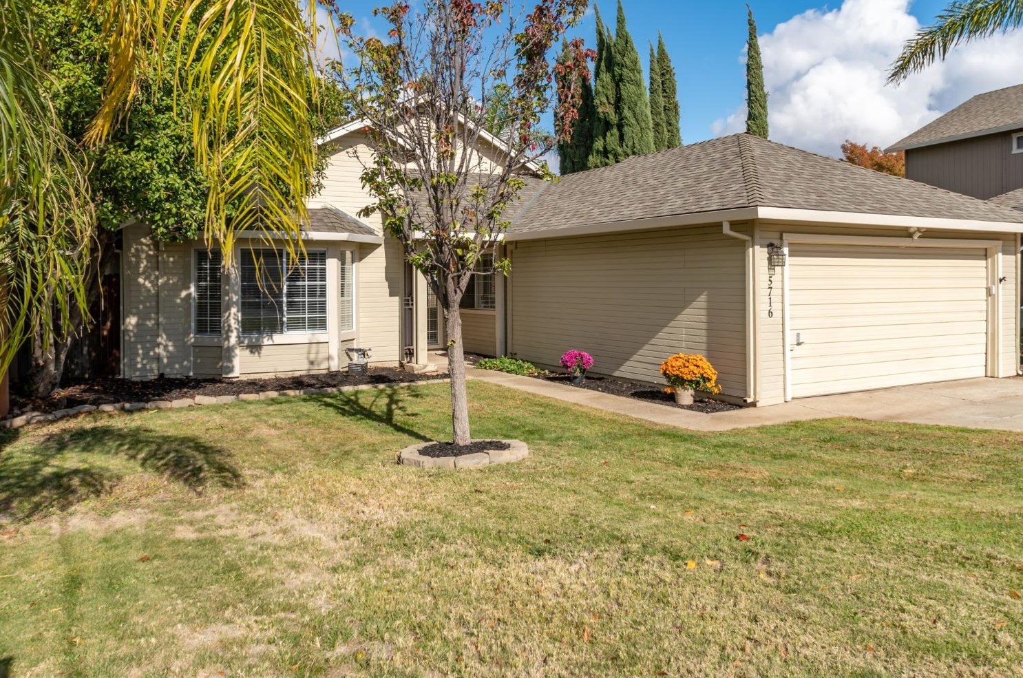 5716 Cobblestone Dr, Rocklin, CA 95765