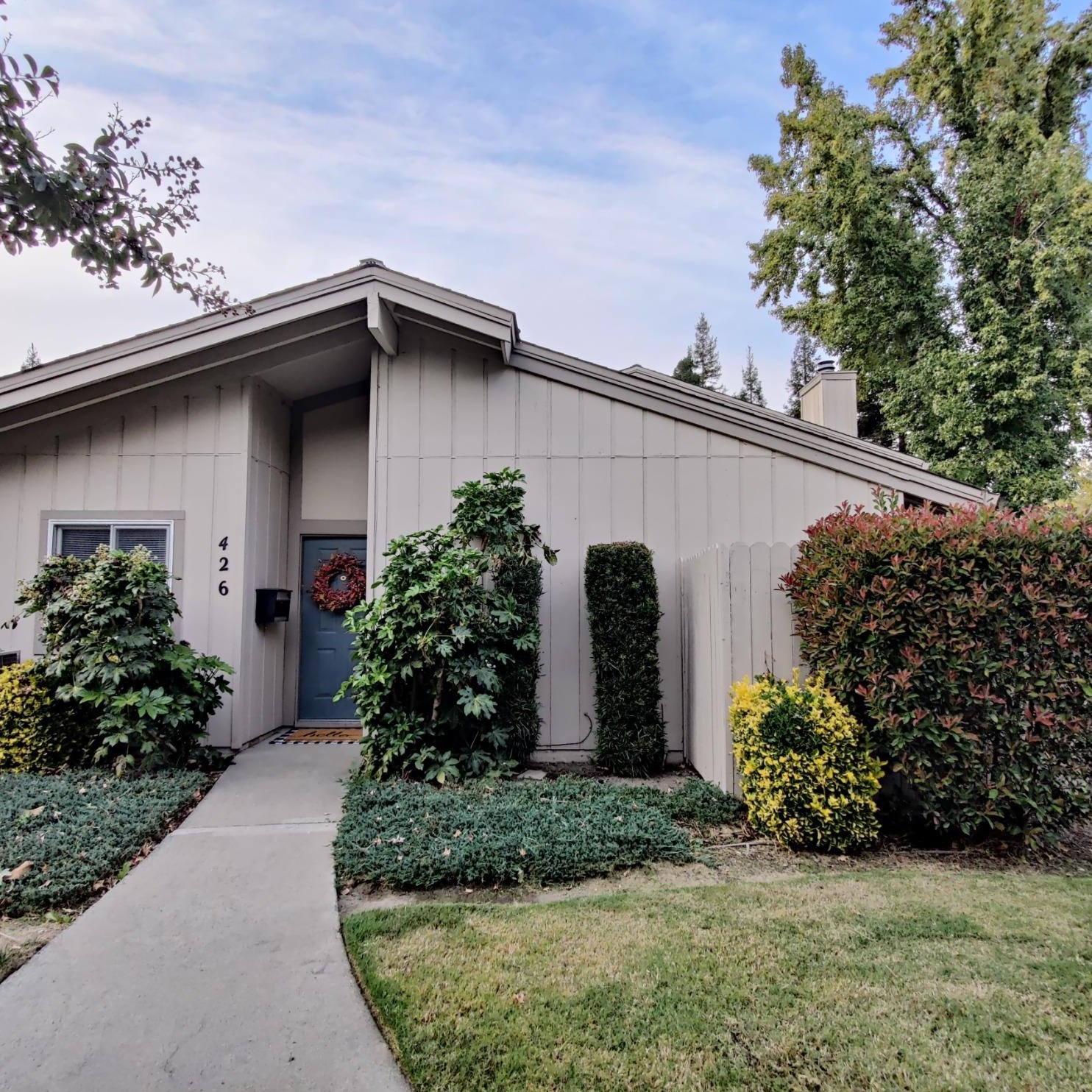 426 Florin Rd, Sacramento, CA 95831-2007