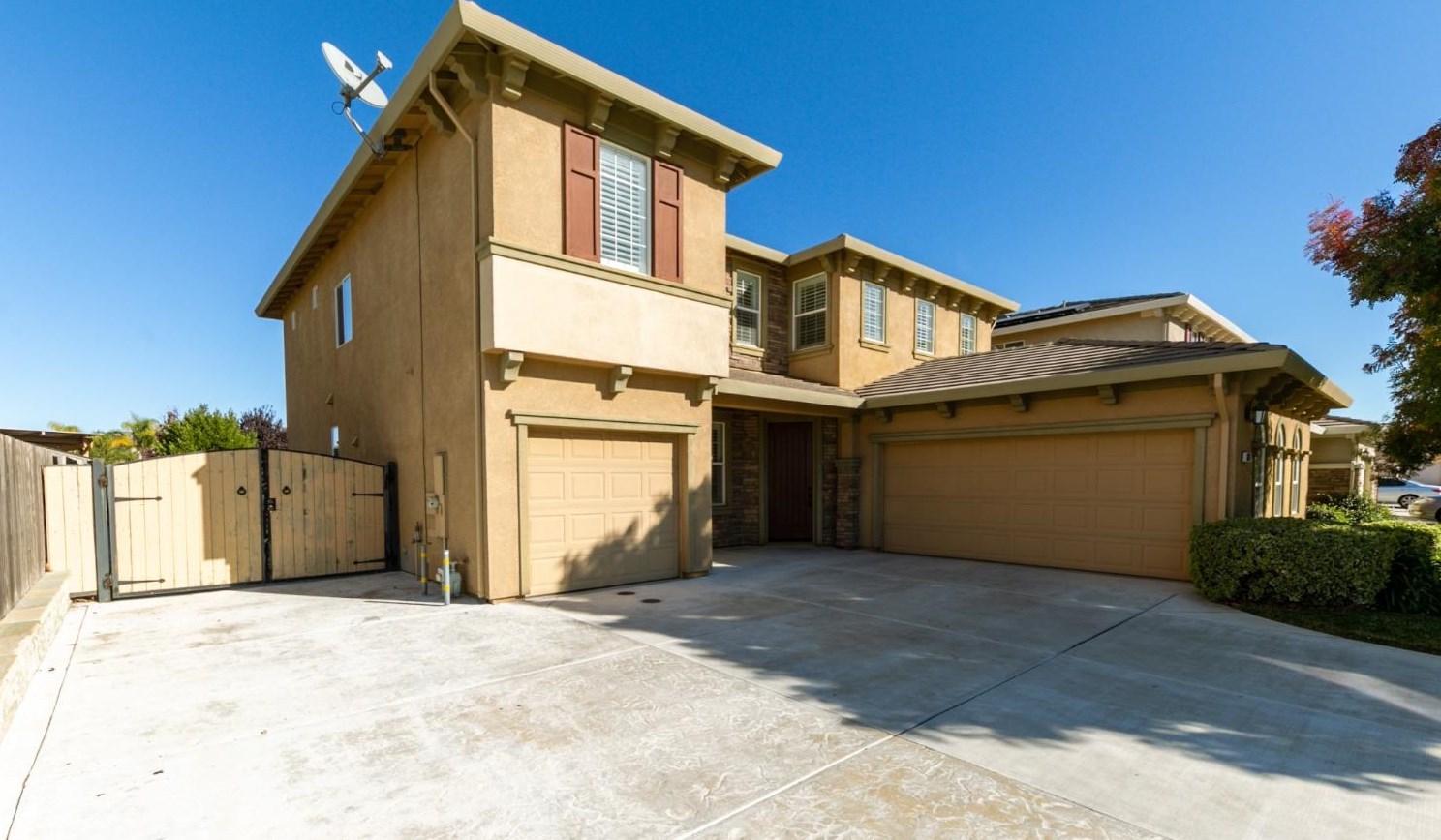 861 Nutmeg Landing Ln, Manteca, CA 95336-8330