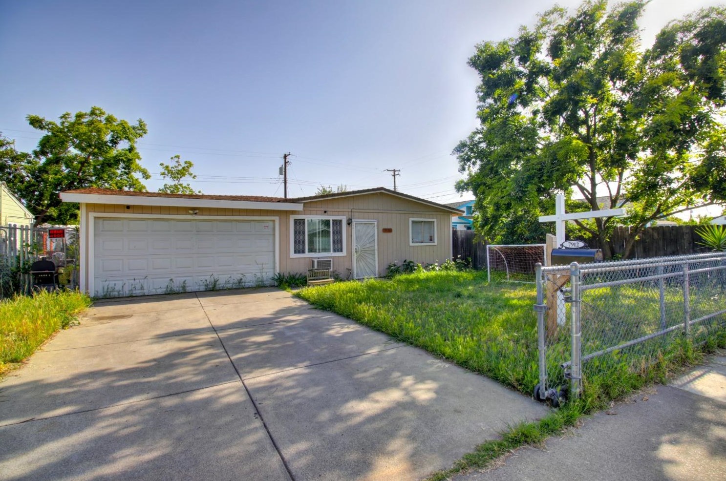 7912 37th Ave, Sacramento CA  95824-3317 exterior