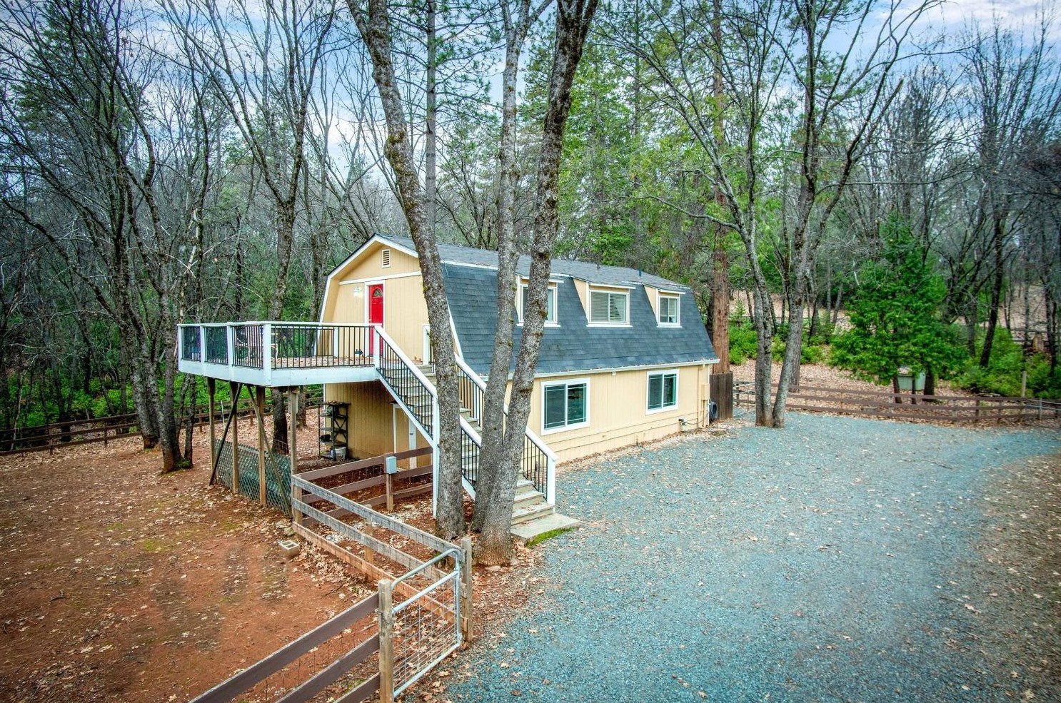 19699 View Forever Ln, Grass Valley, CA 95945