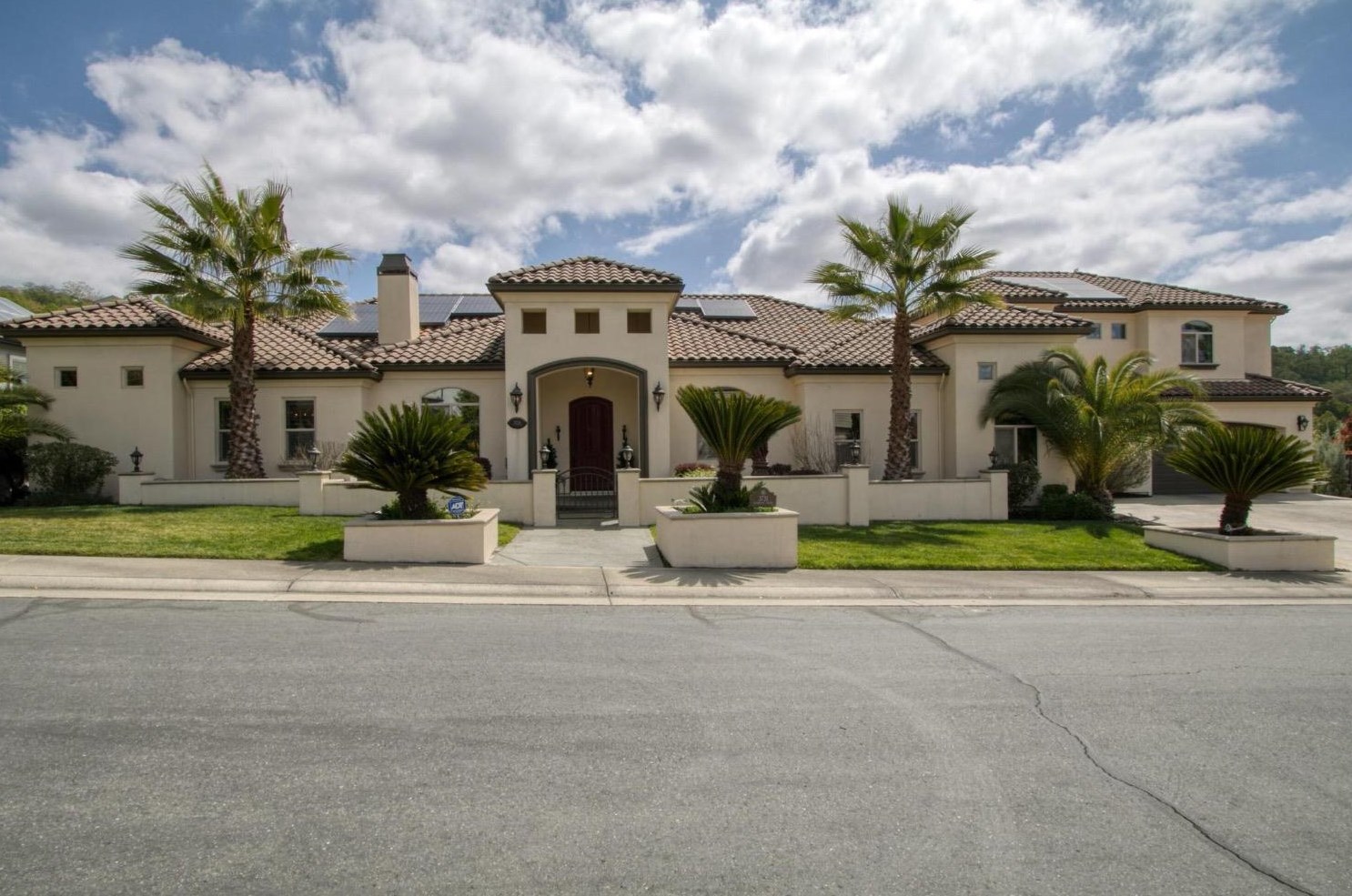 3731 Clubhouse Ct, Rocklin, CA 95765-5709