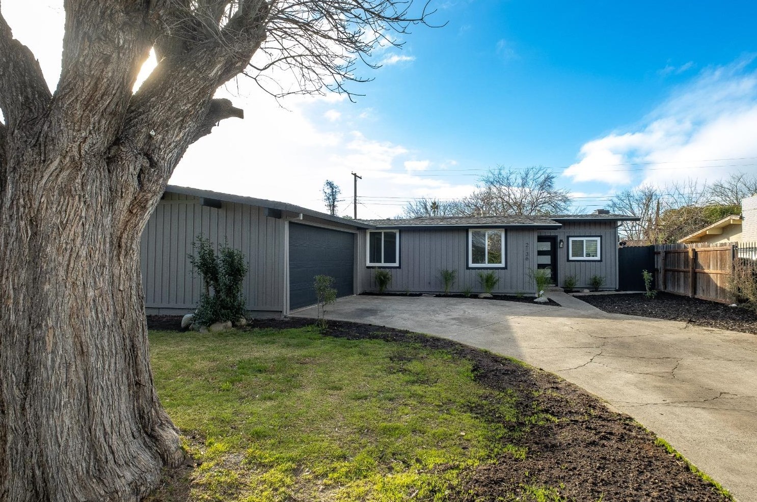 2136 Florin Rd, Sacramento, CA 95822-4333