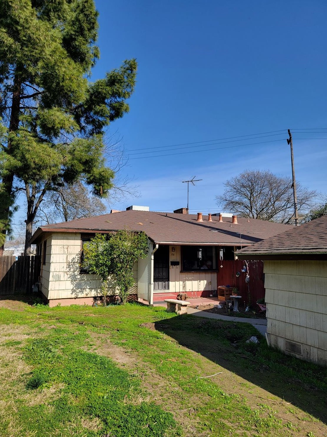 2422 Loma Vista Dr, Sacramento, CA 95825-0310