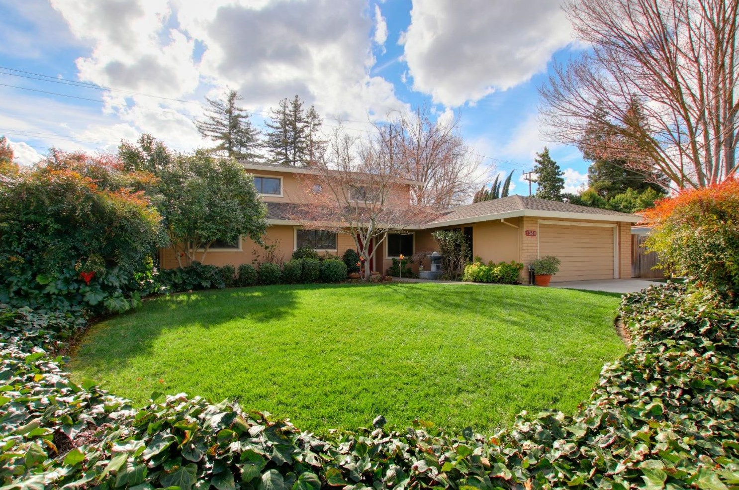 1344 Meredith Way, Carmichael, CA 95608-5920
