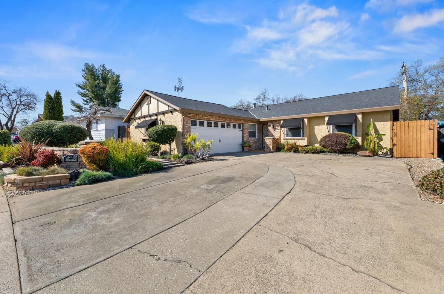 1214 Sheffield Way, Roseville, CA 95661-5540