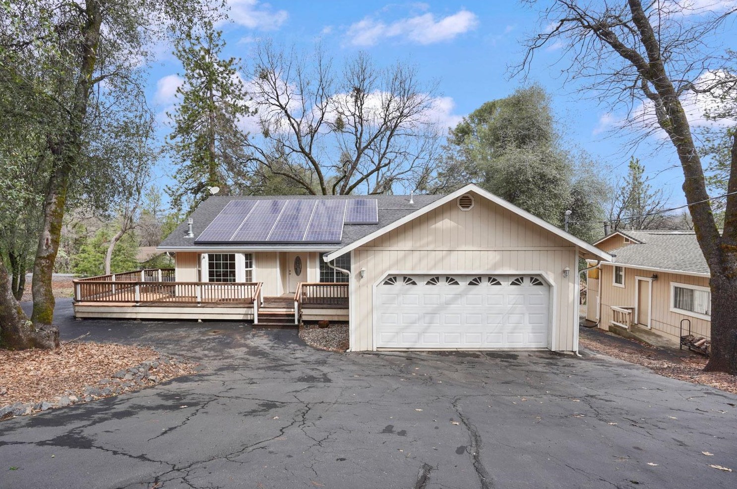 18958 Digger Pine St, Groveland, CA 95321