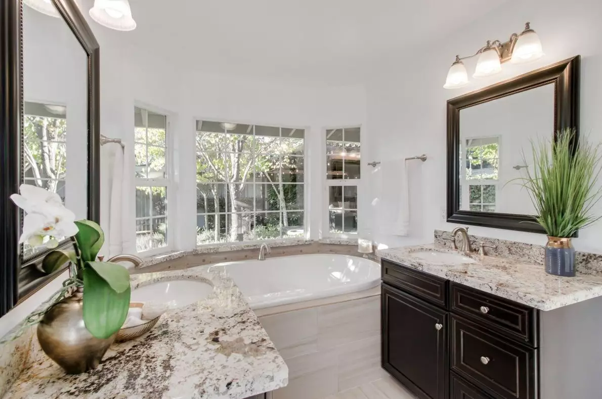 4033 Crondall Dr, Sacramento CA  95864-6069 exterior